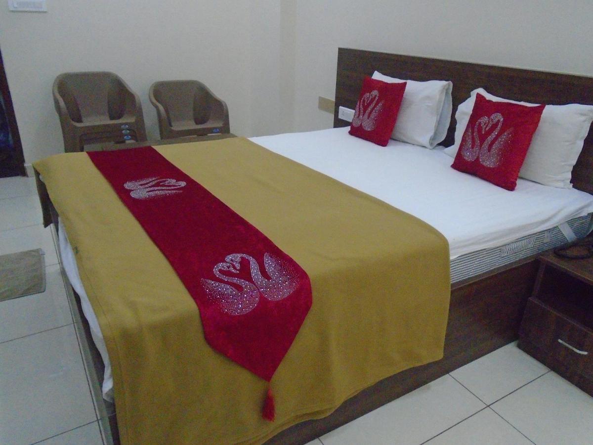 Ssr Residency Otel Mandya Dış mekan fotoğraf